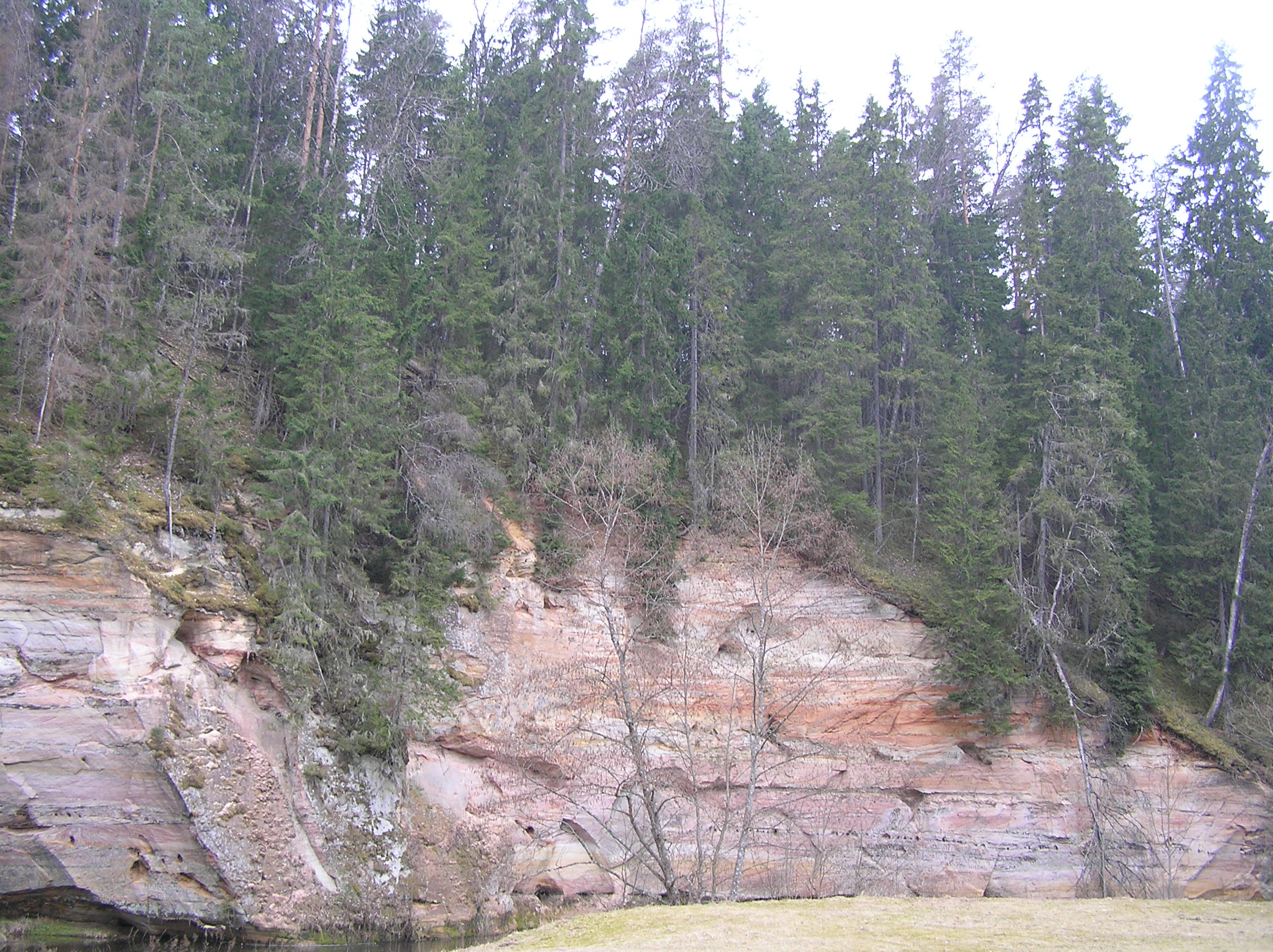 Large Taevaskoda sandstone outcrops; by: reigo Roasto